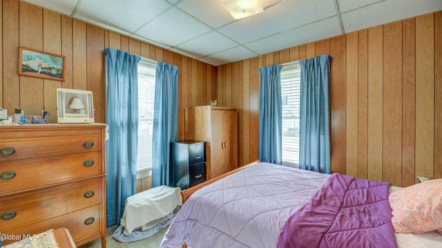 23 Saratoga Boulevard, Gloversville, NY 12078