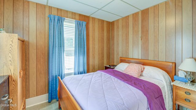 23 Saratoga Boulevard, Gloversville, NY 12078