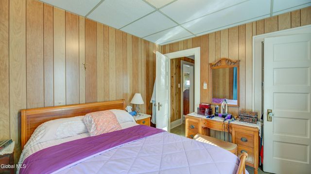 23 Saratoga Boulevard, Gloversville, NY 12078