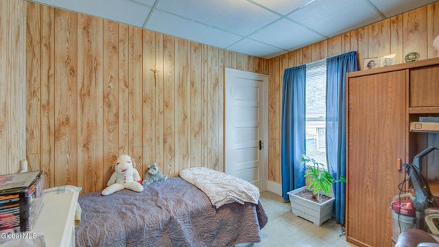 23 Saratoga Boulevard, Gloversville, NY 12078