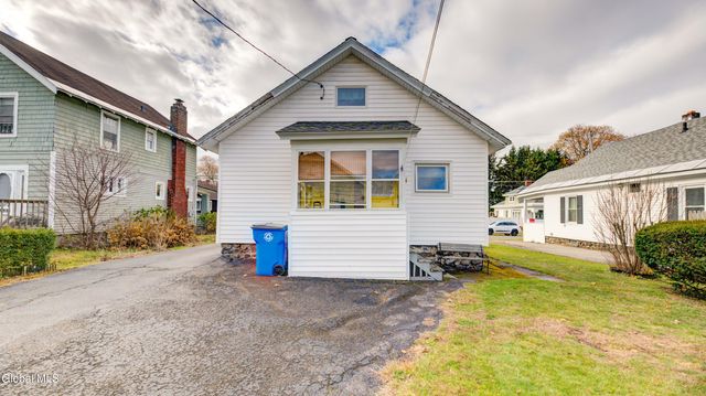 23 Saratoga Boulevard, Gloversville, NY 12078