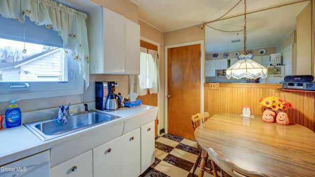 23 Saratoga Boulevard, Gloversville, NY 12078