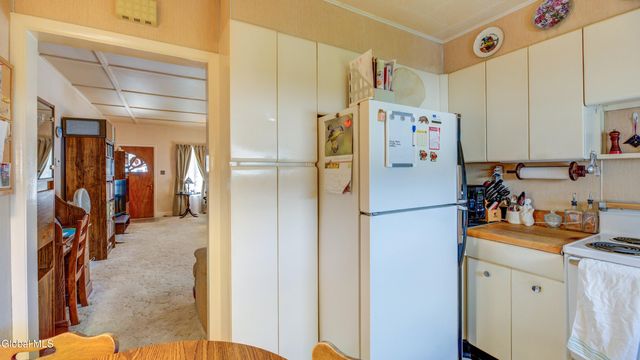 23 Saratoga Boulevard, Gloversville, NY 12078