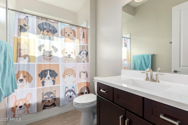 3046 E CREST Lane, Phoenix, AZ 85050