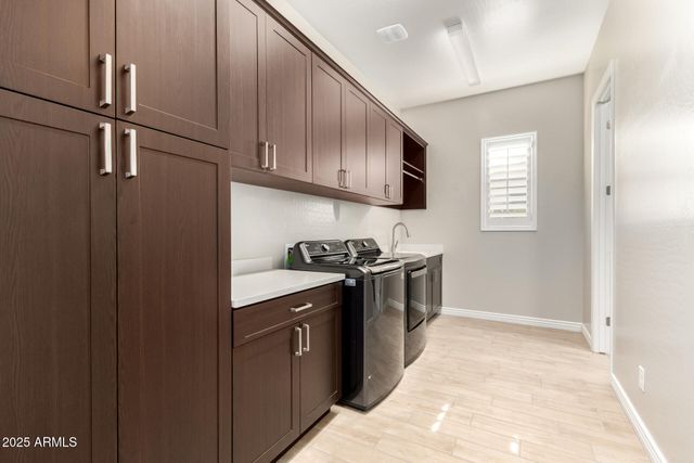 3046 E CREST Lane, Phoenix, AZ 85050