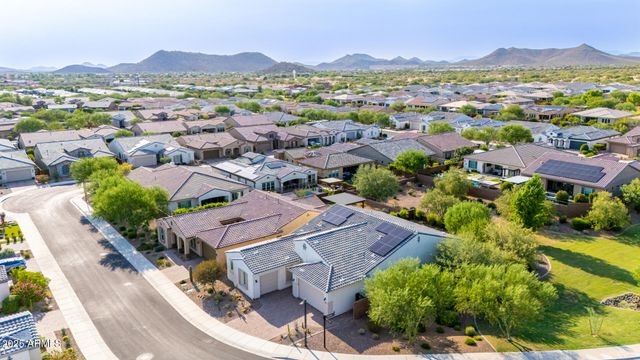 3046 E CREST Lane, Phoenix, AZ 85050