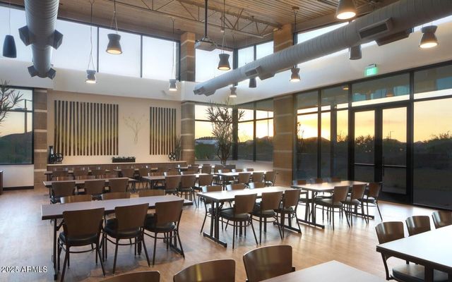 3046 E CREST Lane, Phoenix, AZ 85050