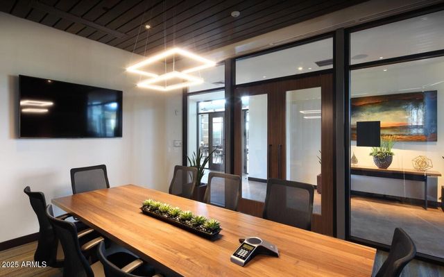 3046 E CREST Lane, Phoenix, AZ 85050