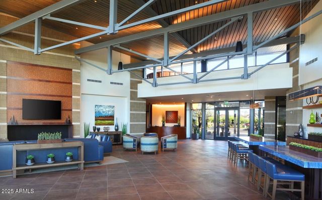 3046 E CREST Lane, Phoenix, AZ 85050