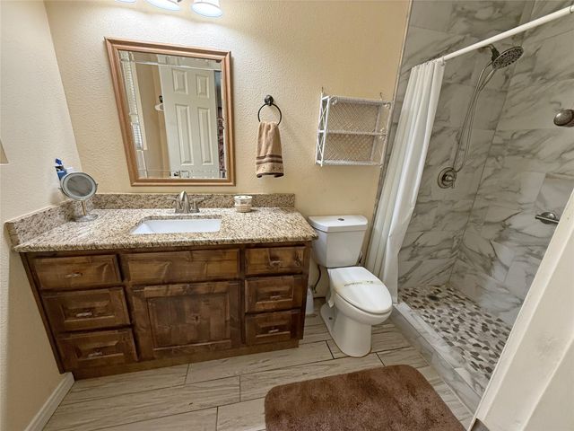 51 E Oakridge Drive, Point Blank, TX 77364