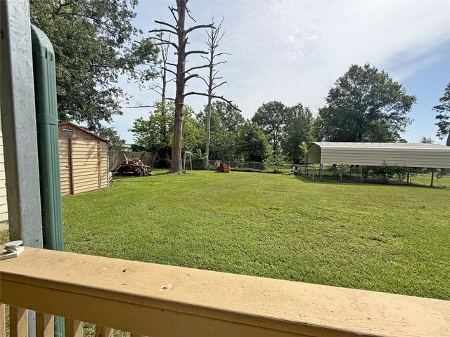 51 E Oakridge Drive, Point Blank, TX 77364
