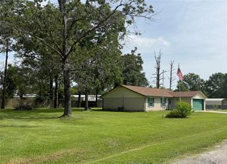 51 E Oakridge Drive, Point Blank, TX 77364