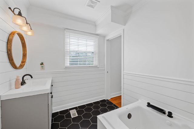 8301 Providence Road, Ooltewah, TN 37363