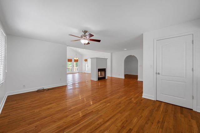 8301 Providence Road, Ooltewah, TN 37363