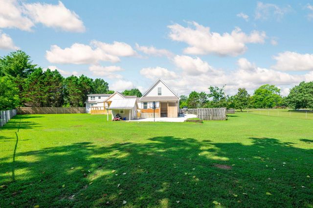 8301 Providence Road, Ooltewah, TN 37363