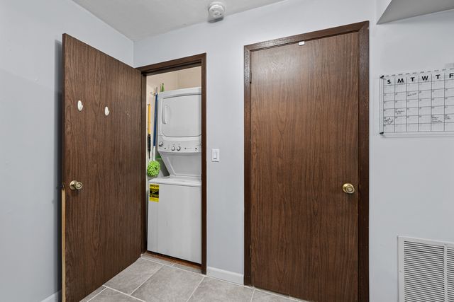 2501 26th Avenue Court 1-E, Rock Island, IL 61201