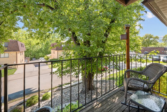2501 26th Avenue Court 1-E, Rock Island, IL 61201