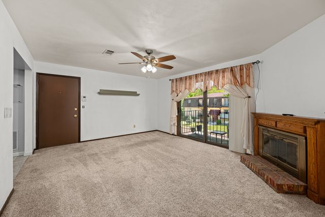 2501 26th Avenue Court 1-E, Rock Island, IL 61201