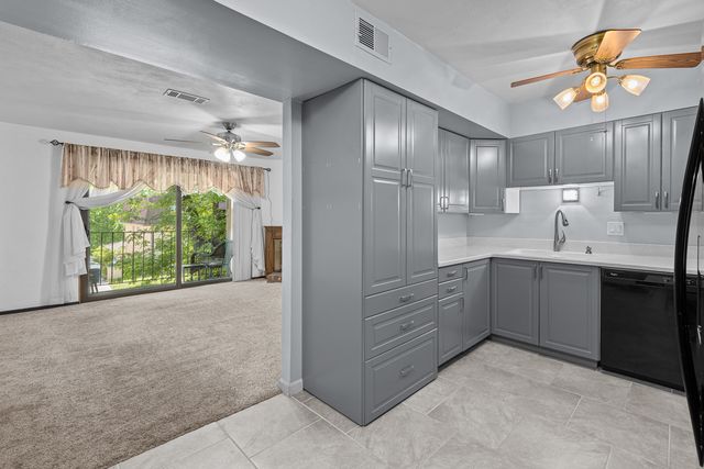 2501 26th Avenue Court 1-E, Rock Island, IL 61201