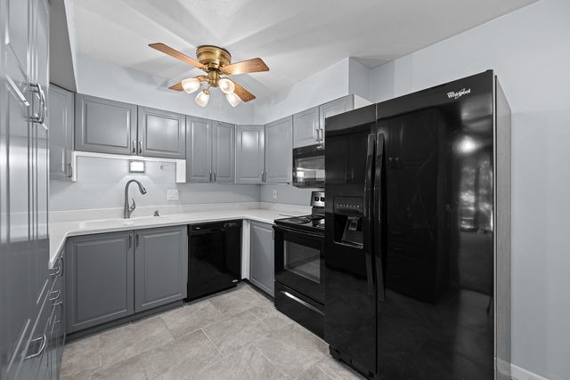 2501 26th Avenue Court 1-E, Rock Island, IL 61201
