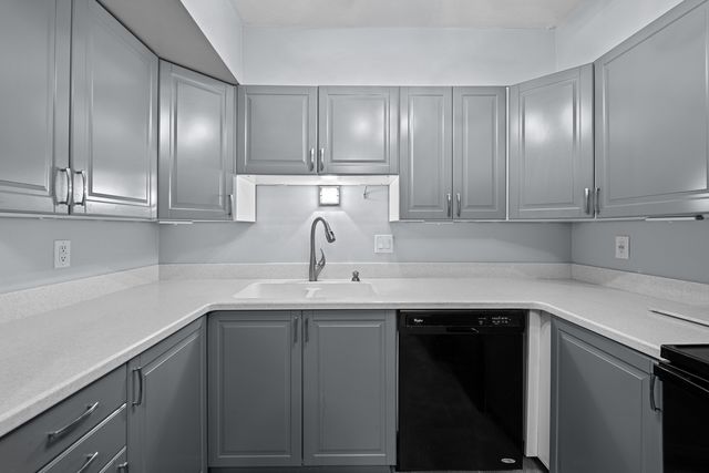 2501 26th Avenue Court 1-E, Rock Island, IL 61201
