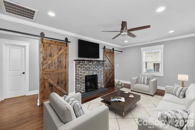 307 E Peterson Drive, Charlotte, NC 28203