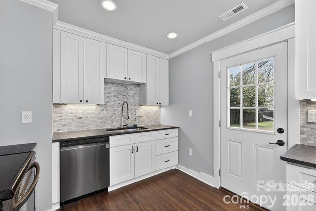 307 E Peterson Drive, Charlotte, NC 28203