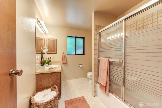 12826 NE 184th Court, Bothell, WA 98011