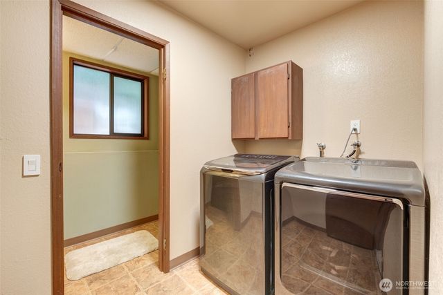 12826 NE 184th Court, Bothell, WA 98011