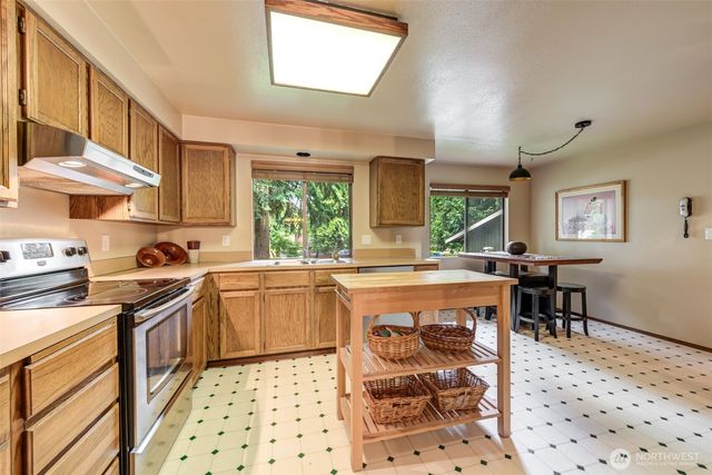 12826 NE 184th Court, Bothell, WA 98011