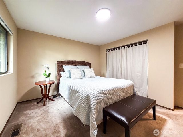 12826 NE 184th Court, Bothell, WA 98011