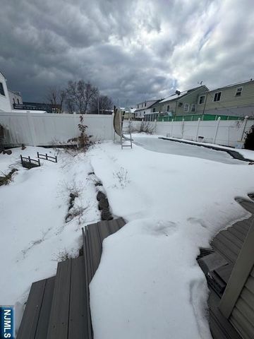 229 Centre Avenue, Secaucus, NJ 07094