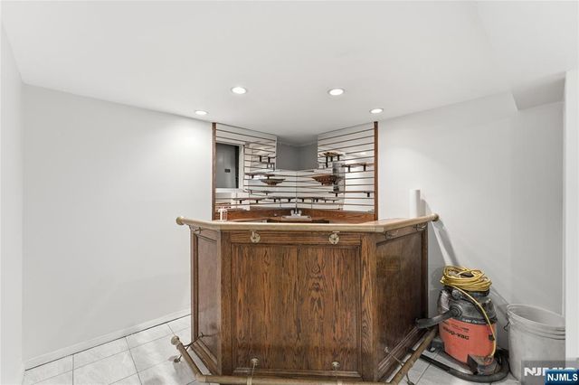 229 Centre Avenue, Secaucus, NJ 07094