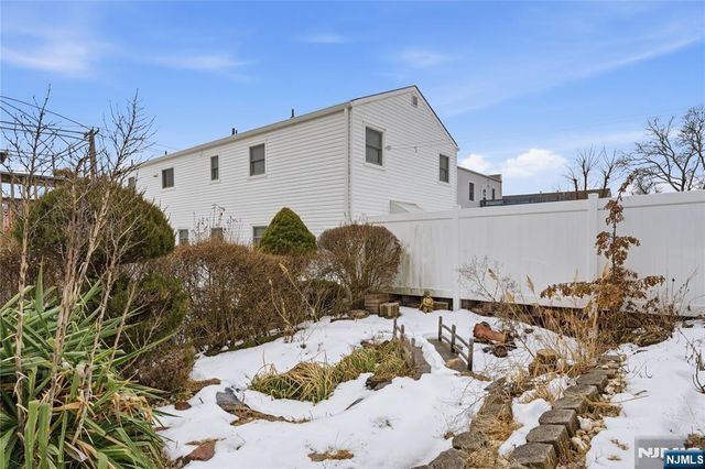 229 Centre Avenue, Secaucus, NJ 07094