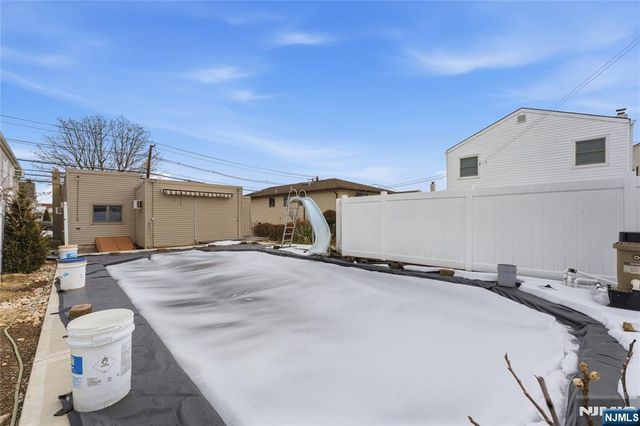 229 Centre Avenue, Secaucus, NJ 07094