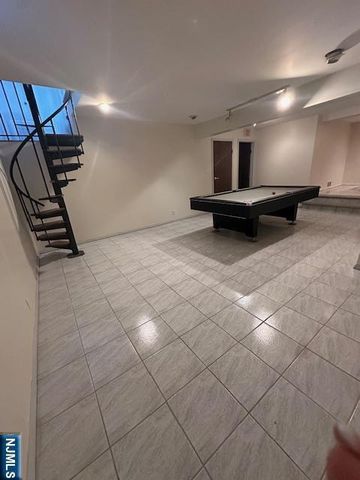 229 Centre Avenue, Secaucus, NJ 07094