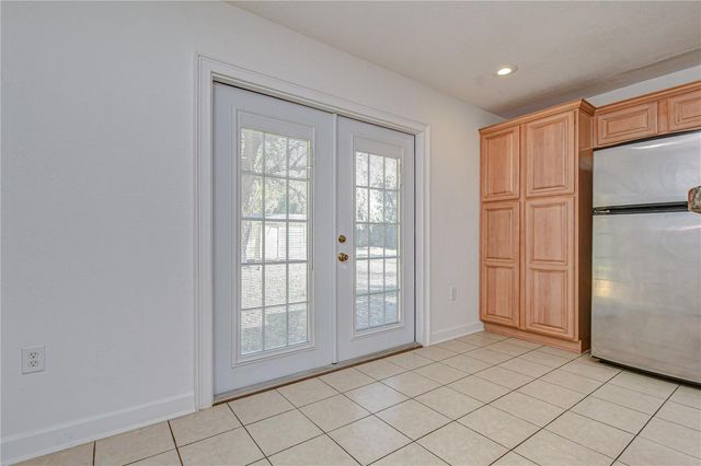 2002 E WILLOW DR, Plant City, FL 33566