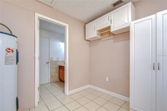 2002 E WILLOW DR, Plant City, FL 33566