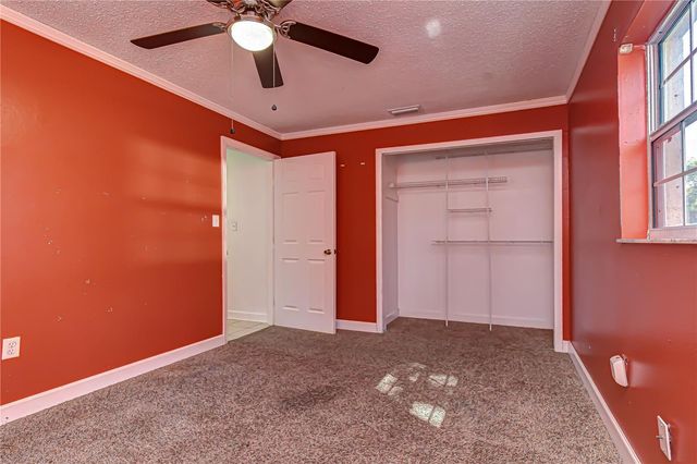 2002 E WILLOW DR, Plant City, FL 33566