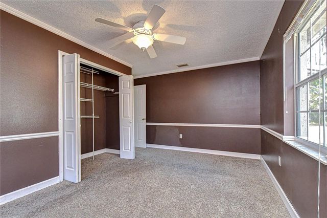 2002 E WILLOW DR, Plant City, FL 33566