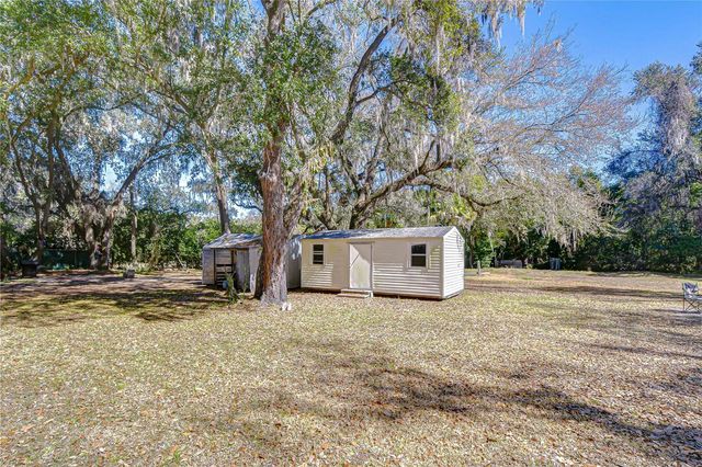 2002 E WILLOW DR, Plant City, FL 33566