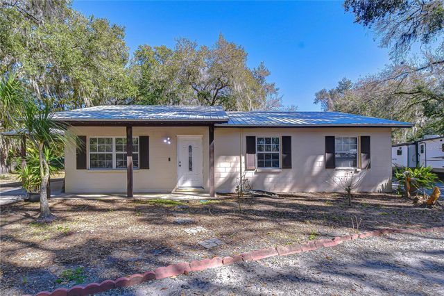 2002 E WILLOW DR, Plant City, FL 33566