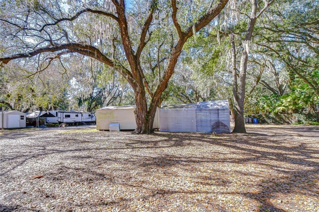 2002 E WILLOW DR, Plant City, FL 33566