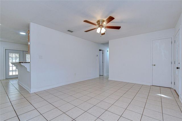 2002 E WILLOW DR, Plant City, FL 33566