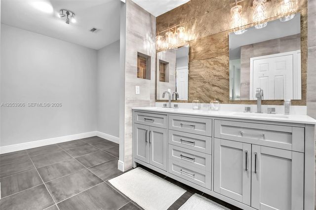 1651 NW 104th Ave, Plantation, FL 33322