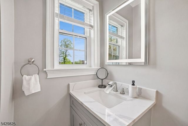 152 Murray Hill Blvd, Berkeley Heights Twp., NJ 07974