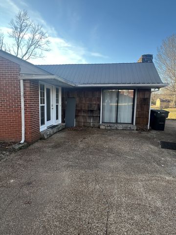 120 Pleasant Dr, Columbia, TN 38401