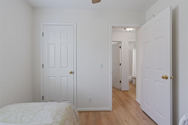 208 Meadowside DR, Hutto, TX 78634