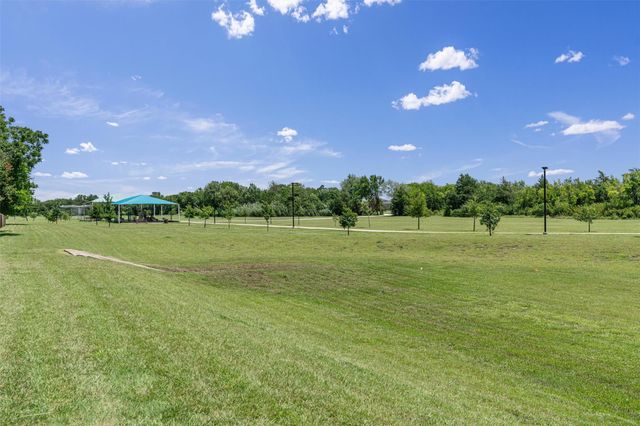 208 Meadowside DR, Hutto, TX 78634