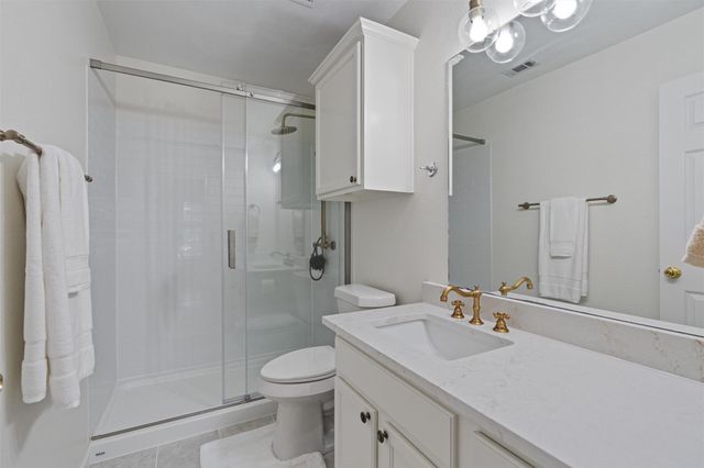 208 Meadowside DR, Hutto, TX 78634